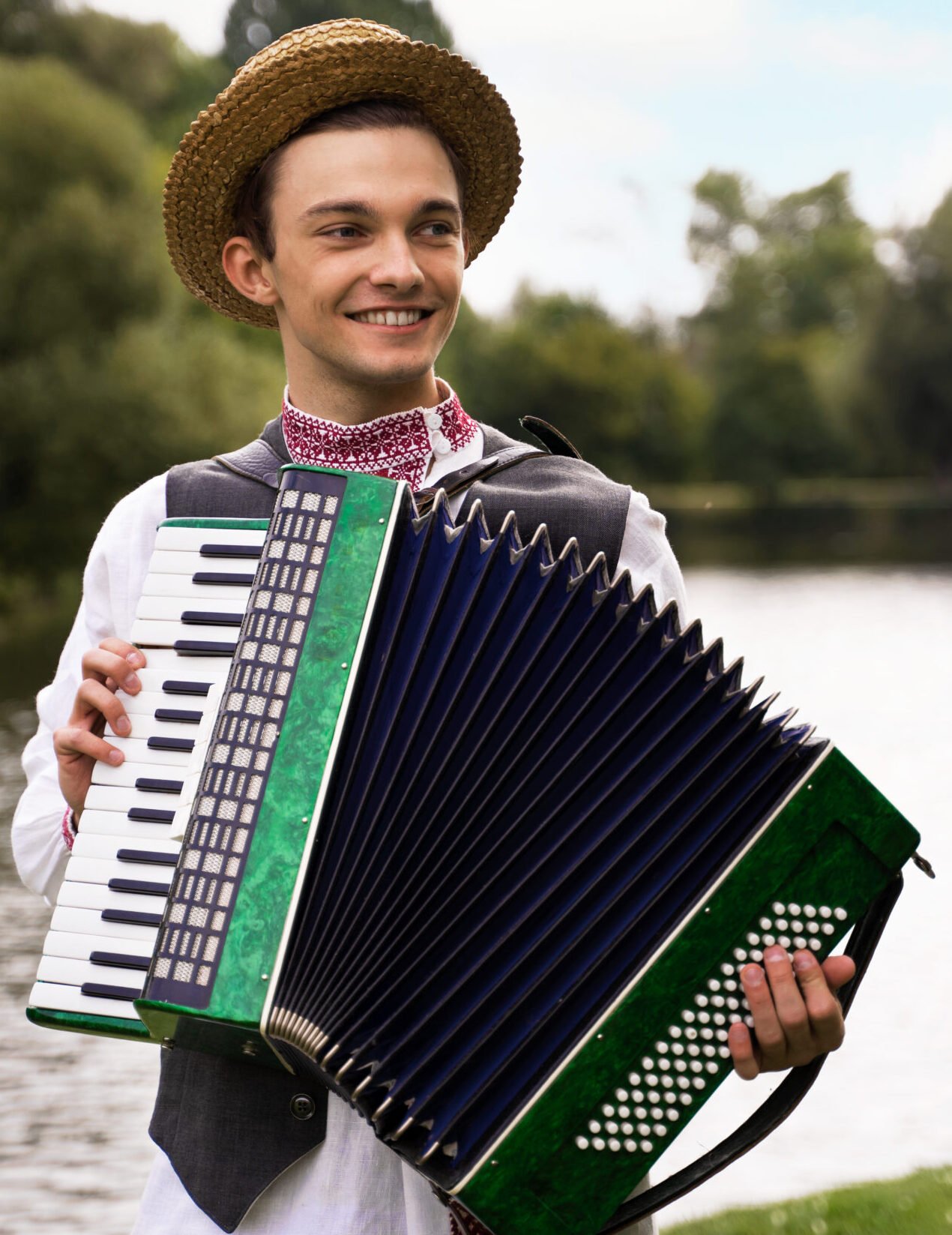 Yash R., Harmonium